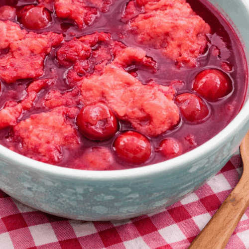 Kirschsuppe mit Mehlnockerln