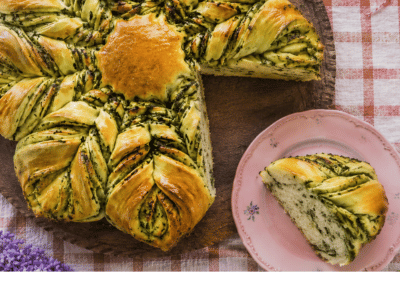 Brennessel Giersch Torte mit Feta Käse gefüllt